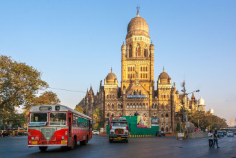 Edificio municipal de la BMC en la ciudad de Mumbai, India. Arquitectura británica y edificio histórico en Mumbai © Snehal Jeevan Pailkar / Shutterstock