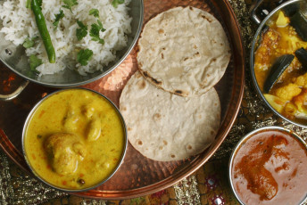 Platos de harina de garbanzo y yogur son la base de especialidades de cocina de Gujarat - Imagen de PI
