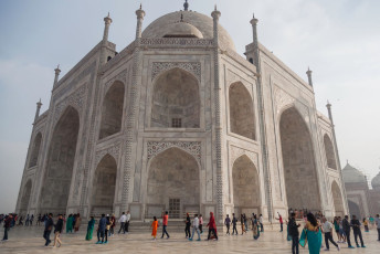 Impresionante escala de corte y trabajo de piedra ornamental del Taj Mahal © Fostonian / Shutterstock