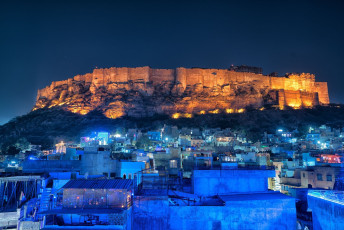 La increíble Ciudad Azul y el Fuerte de Mehrangarh, Jodhpur, Rajasthan - India © sharptoyou/ Shutterstock