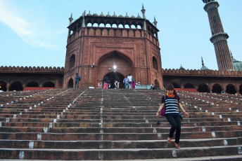 Escaleras de la mezquita Jama Masjid en Old Delhi© ankit3j / Shutterstock
