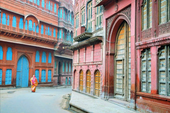 Havelis Rampuriaen Bikaner, India. Havelis Rampuria, son construídas por un rico comerciante de la familia Rampuria del siglo XV - Imagen de Suronin