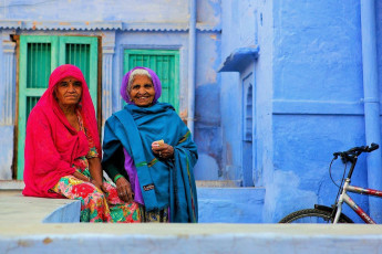 Mujeres indígenas en la ciudad azul de Jodhpur - Imagen por dp Fotography