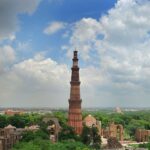 vista-aerea-de-Qutb-Minar-y-monumentos-alrededores-en-el-Arco