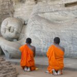 monjes-budistas-polonnaruwa-Sri-Lanka